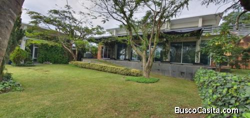 Lujosa Residencia En Renta En Kanajuyu Zona 16; Idi: 115321