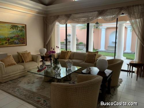 Renta O Venta Casa De Un Nivel En Jacarandas De Cayala Z.16    ; Idi: 115100