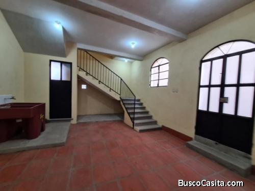Casa Comercial Con 2 Locales En Ciudad Vieja; Idi: 113840
