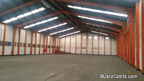 RENTO NAVE FUERA DE CARITA EN CALLE PRINCIPAL