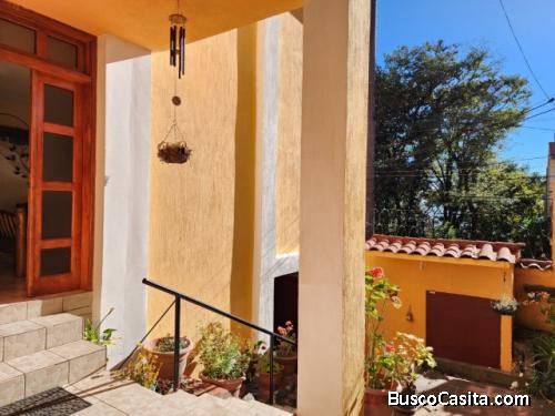 Casa En Venta Zona 1 De Mixco, Las Hojarascas; Idi: 133186