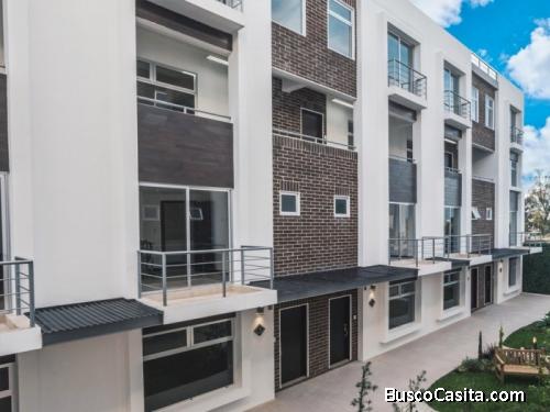 Apartamento De 2 Niveles En Venta Cerca De La Roosevlet; Idi: 122783