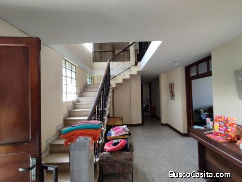 Casa Grande En Venta En Zona 7 Colonia Landivar; Idi: 120611