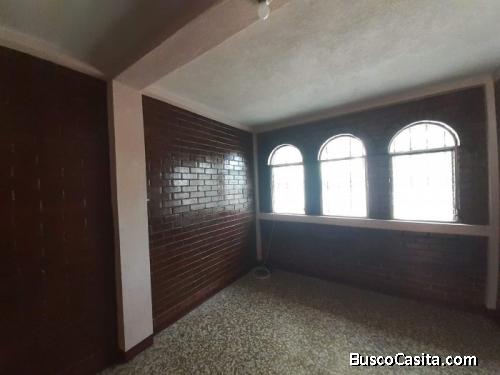 Propiedad En Venta Con Apartamentos En Calzada San Juan; Idi: 115198