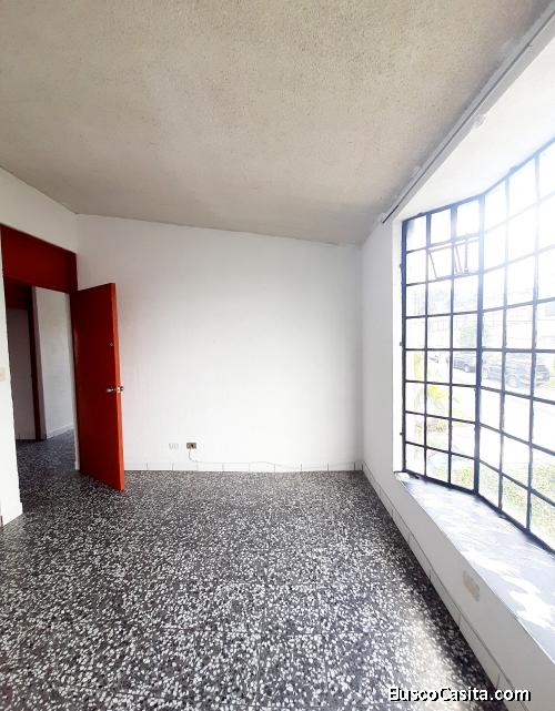 EN CIUDAD SAN CRISTOBAL Colonia Vista Al Valle Oriente. Habitación para persona SOLA sin MASCOTAS