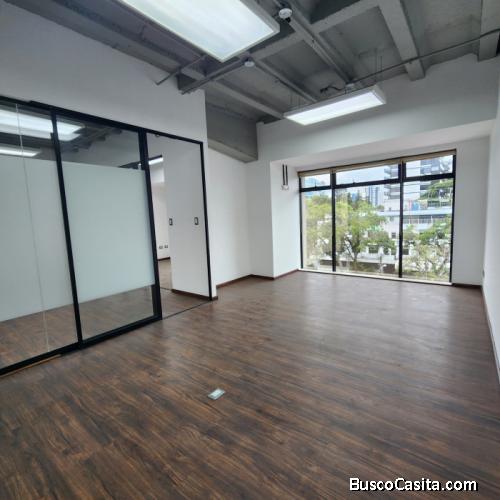 Oficina Comercial en Renta en la Reforma zona 9
