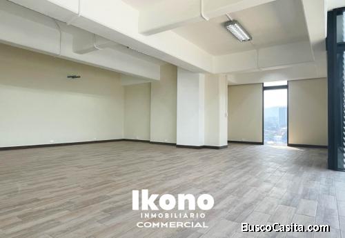 OFICINA EN RENTA, MODERNO EDIFICIO EN ZONA 10