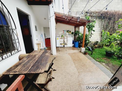 Bella Casa En Venta en Ciudad Vieja, Sac