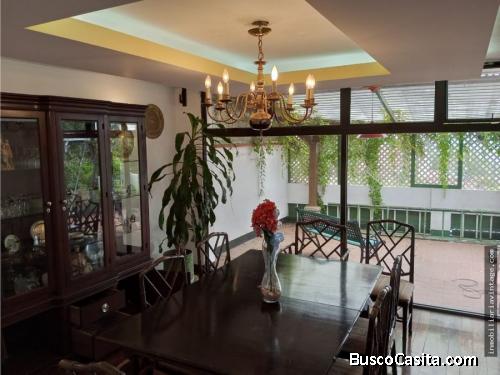 Amplia y bonita casa z 10 en renta