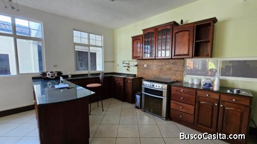 Casa Residencial en Venta en zona 16 Col. Montesolar