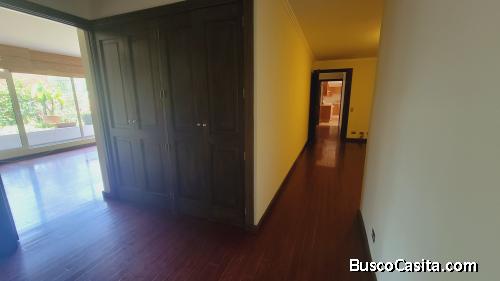 Apartamento en venta en edificio Castillana zona 10