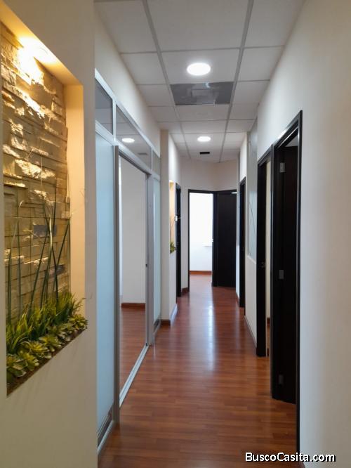 Oficina en renta zona 10 