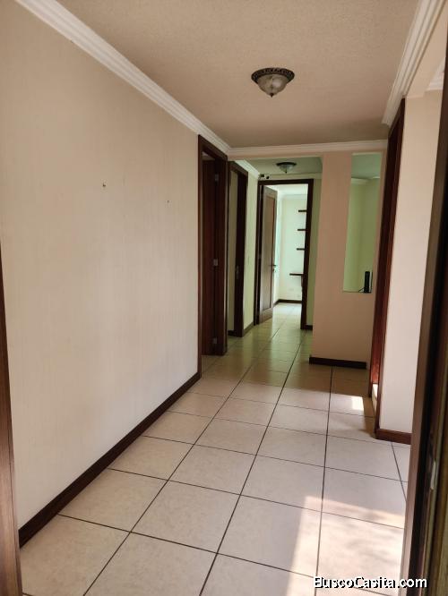 Casa en venta en Paseo Santa Luz entrada a San José Pinula