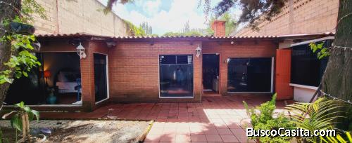 Casa en venta en un solo nivel en zona 2 de Mixco