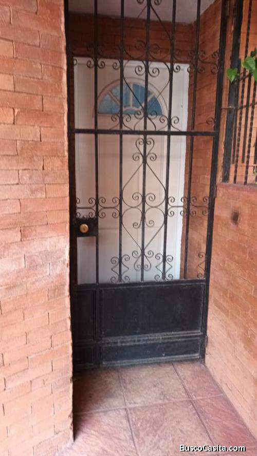 Apartamento en Alquiler en Edificio de zona 4 de Mixco