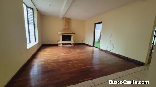 CASA EN RENTA  3 NIVELES EN BOSQUES DE ALCALA ZONA 16