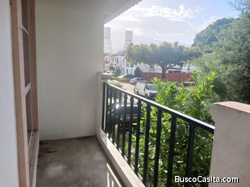 En Alamedas de Santa Clara casa en venta