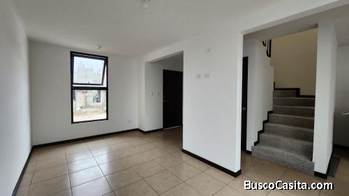 SE RENTA CASA EN SENDEROS DEL COMENDADOR 