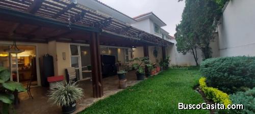 Venta de casa en residencial exclusiva en Fraijanes