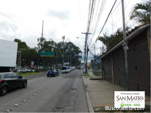 VENDO CASA con 2 APARTAMENTOS independientes -  AREA COMERCIAL - BOULEVARD BOSQUES DE SAN NICOLÁS