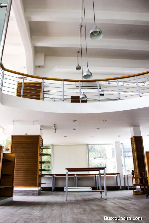 Alquilo Moderno Local de 224 Metros cuadrados en el Mejor punto de la zona 10. 