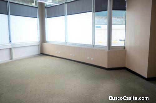 Renta De Local Comercial En Zona 15 Edificio Avante; Idi: 120647