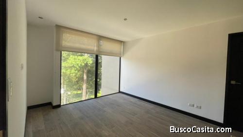 Apartamento semi-amueblado en alquiler