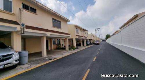 Casa En Venta En Condominio En Santa Catarina Pinula; Idi: 138991