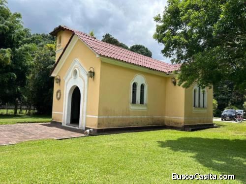 Edificación amplia en Santa Elena Barillas