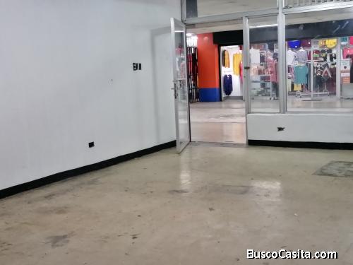 En Renta Local En Centro Comercial En Zona 5 Nivel 2; Idi: 135492