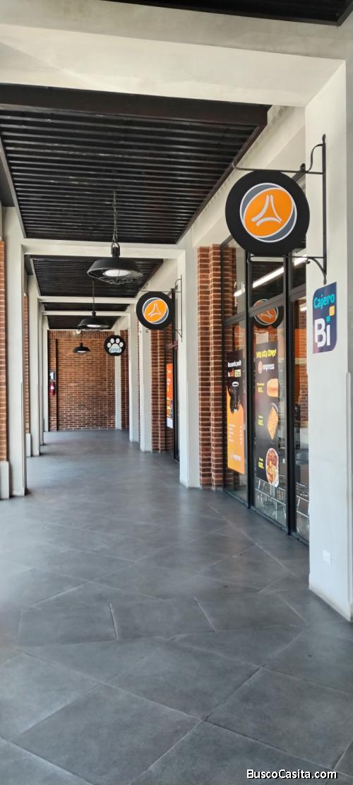 Local Comercial Para Estrenar De 800 Mt2 En Zona 2 ; Idi: 138605