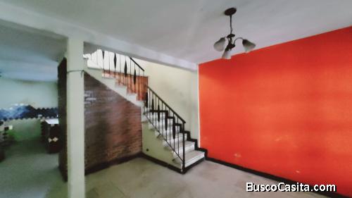 Venta de casa en Colonia La Reformita Zona 12