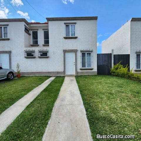 Casa En Renta Altos De San Nicolas 2 San Jose Pinula; Idi: 138836