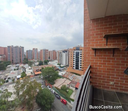 Apartamento De 3 Habitaciones Y Servicio En Zona 10; Idi: 136148