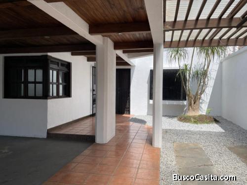 Casa En Venta Y Renta En Los Manantiales; Idi: 135996
