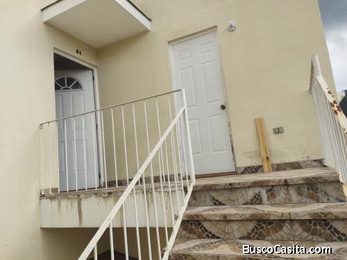 En venta, Casa de esquina de 2 niveles en Arcos de santa María1