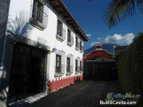 En Venta Casa Con 380.00m2 En Antigua Guatemala ; Idi: 62143