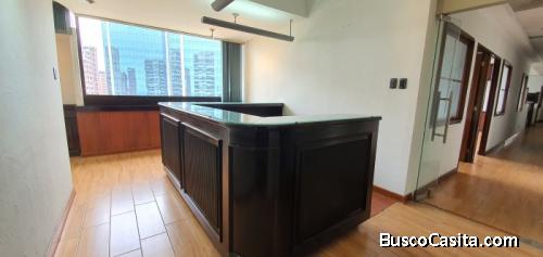 Amplia Oficina En Renta En Zona 10; Idi: 115801