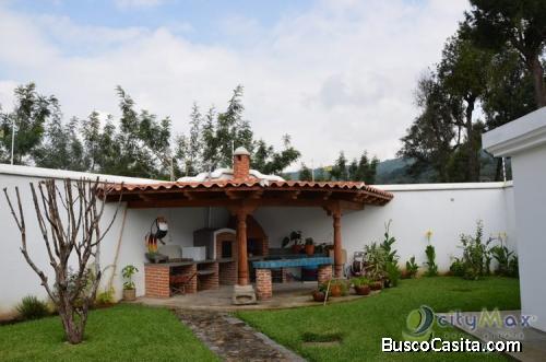 Venta De Hermosa Casa Dentro De Residencial De Panorama; Idi: 80901