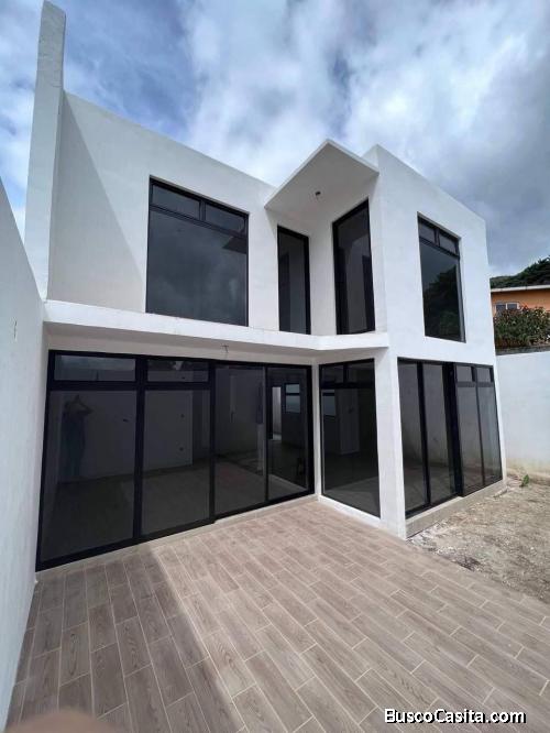 Casa dentro de Residencial en Venta en Santa Lucia Milpas.