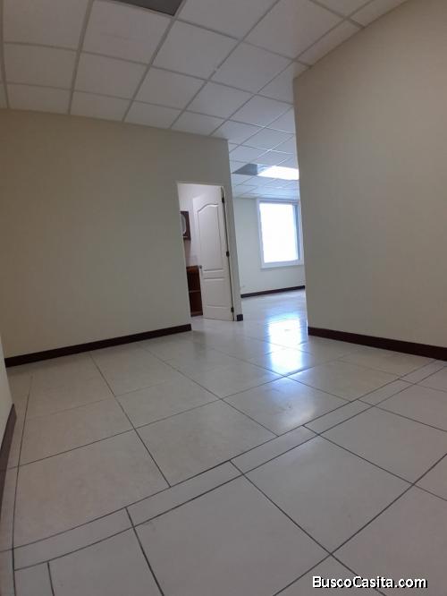 Oficina en renta en zona 10, Zona Pradera