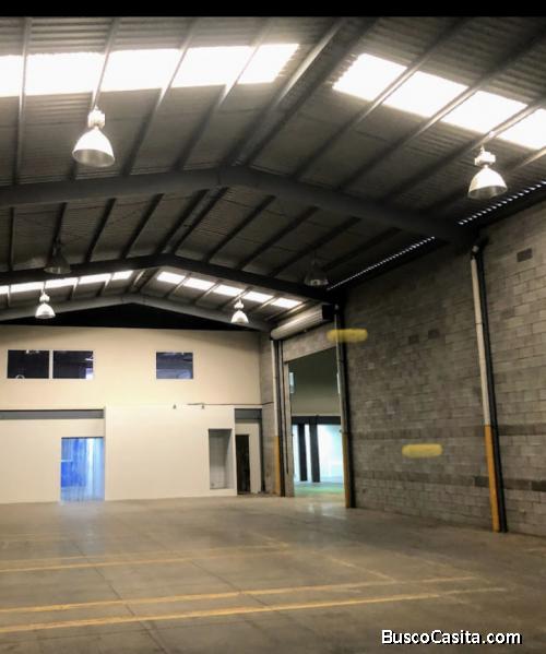 RENTO BODEGA PARA ALMACENAR 149 MTS. FINAL CALZADA ROOSEVELT