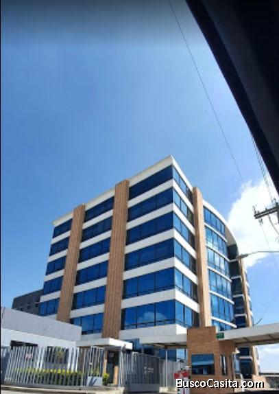 VENTA DE OFICINA EN EDIFICIO INTERCARGO ZONA 12