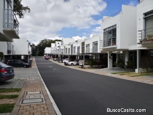 Casa En Venta En Encinos Del Zapote Zona 2 Guatemala; Idi: 140632