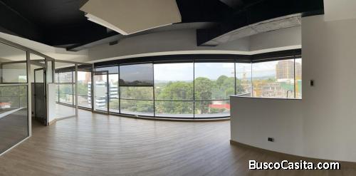 OFICINA EN RENTA EN EDIFICIO DESIGN CENTER ZONA 10