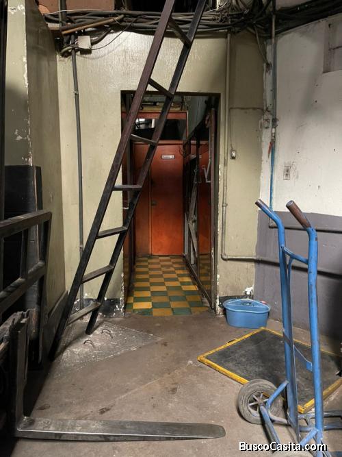 Venta de bodega con 2 locales en Zona 1