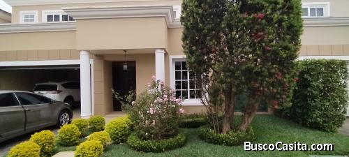 En Renta Casa En Villas De Entreverdes 4 Habitaciones; Idi: 140578