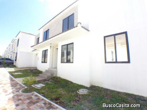 Casa En Venta Hacienda De Las Flores, Villa Nueva; Idi: 99269