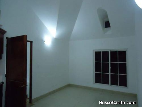 Se renta apartamento en zona 16