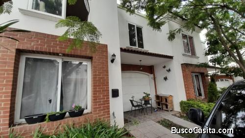 Casa En Venta Hacienda De Las Flores Villa Nueva; Idi: 119355